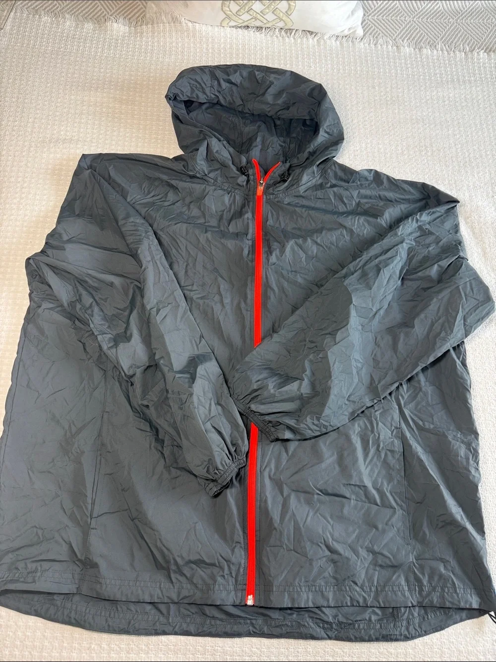 Asics packable jacket folds into pocket dark gray size XXL orange accents